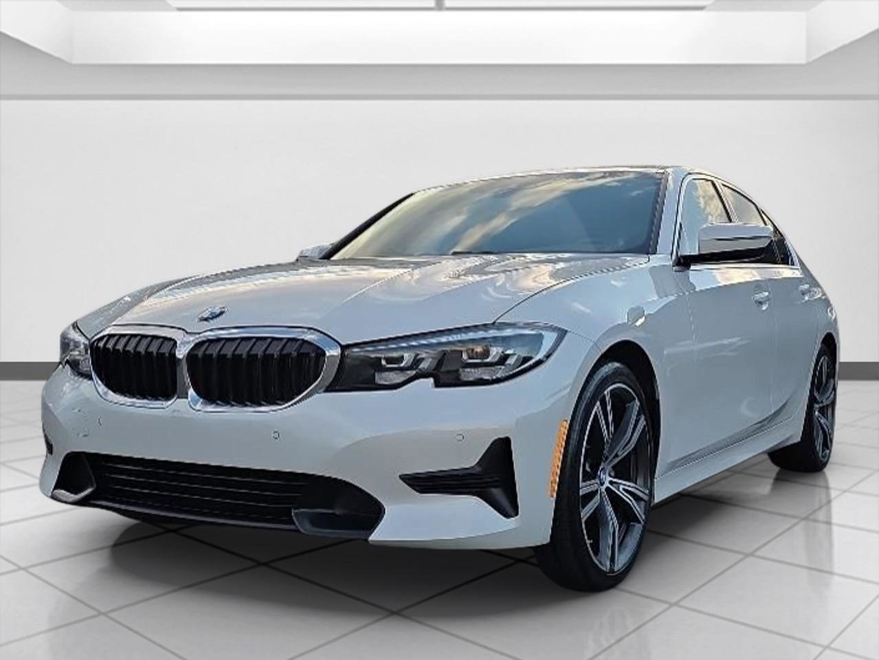 Used 2019 BMW 330i xDrive Sedan w/ Driving Assistance Package image 2