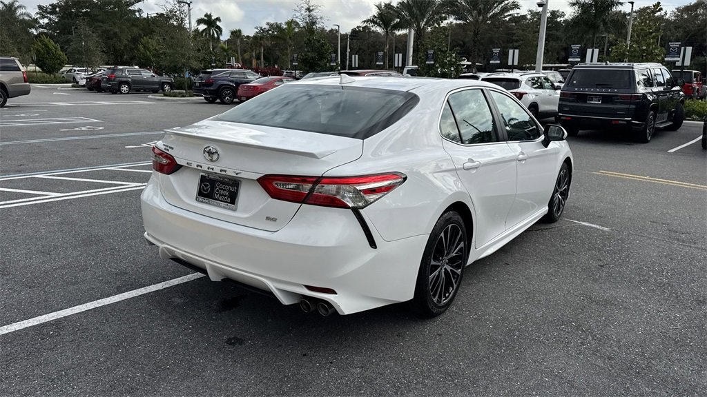 Used 2020 Toyota Camry SE image 4