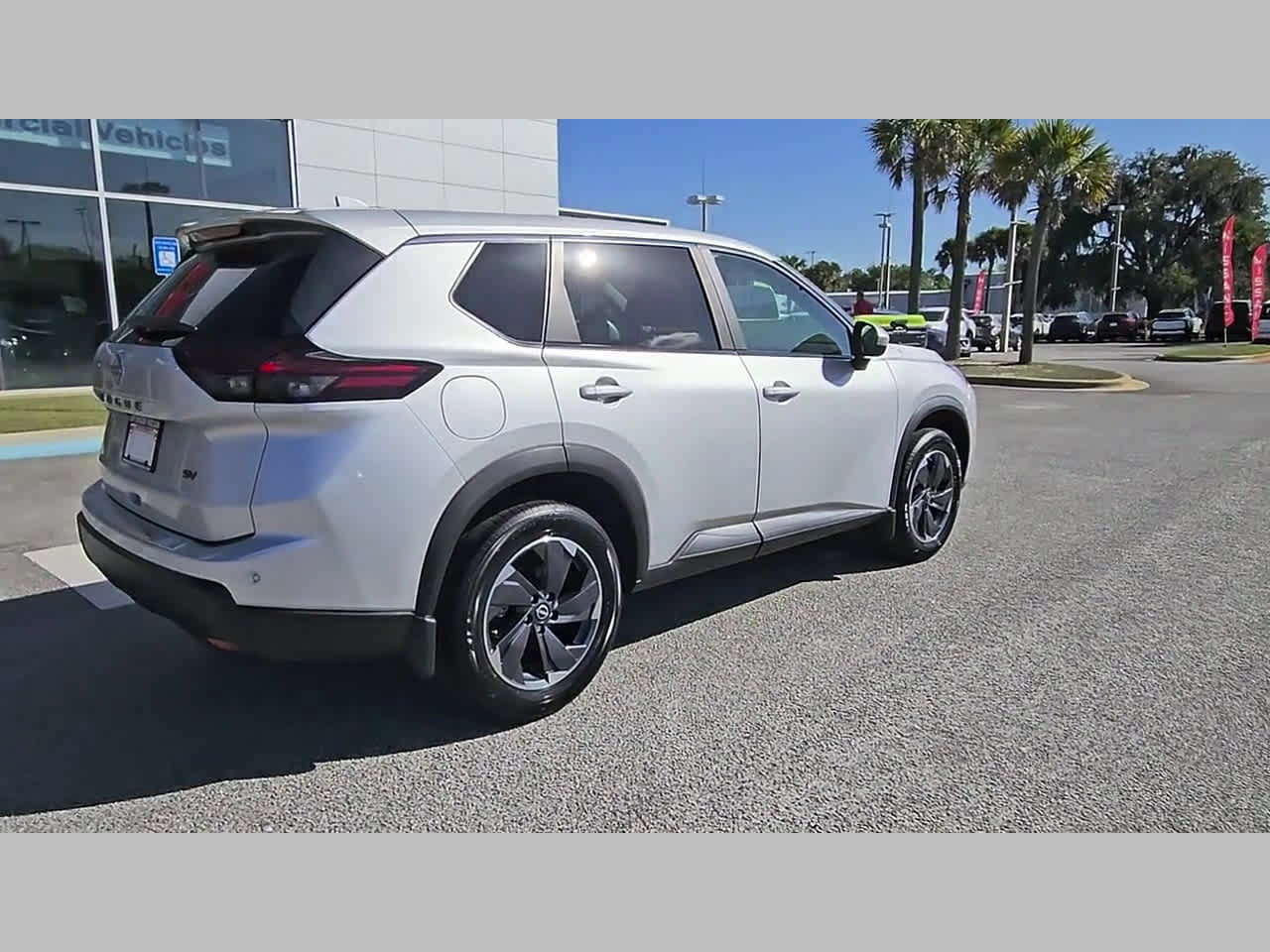 Used 2024 Nissan Rogue SV image 33