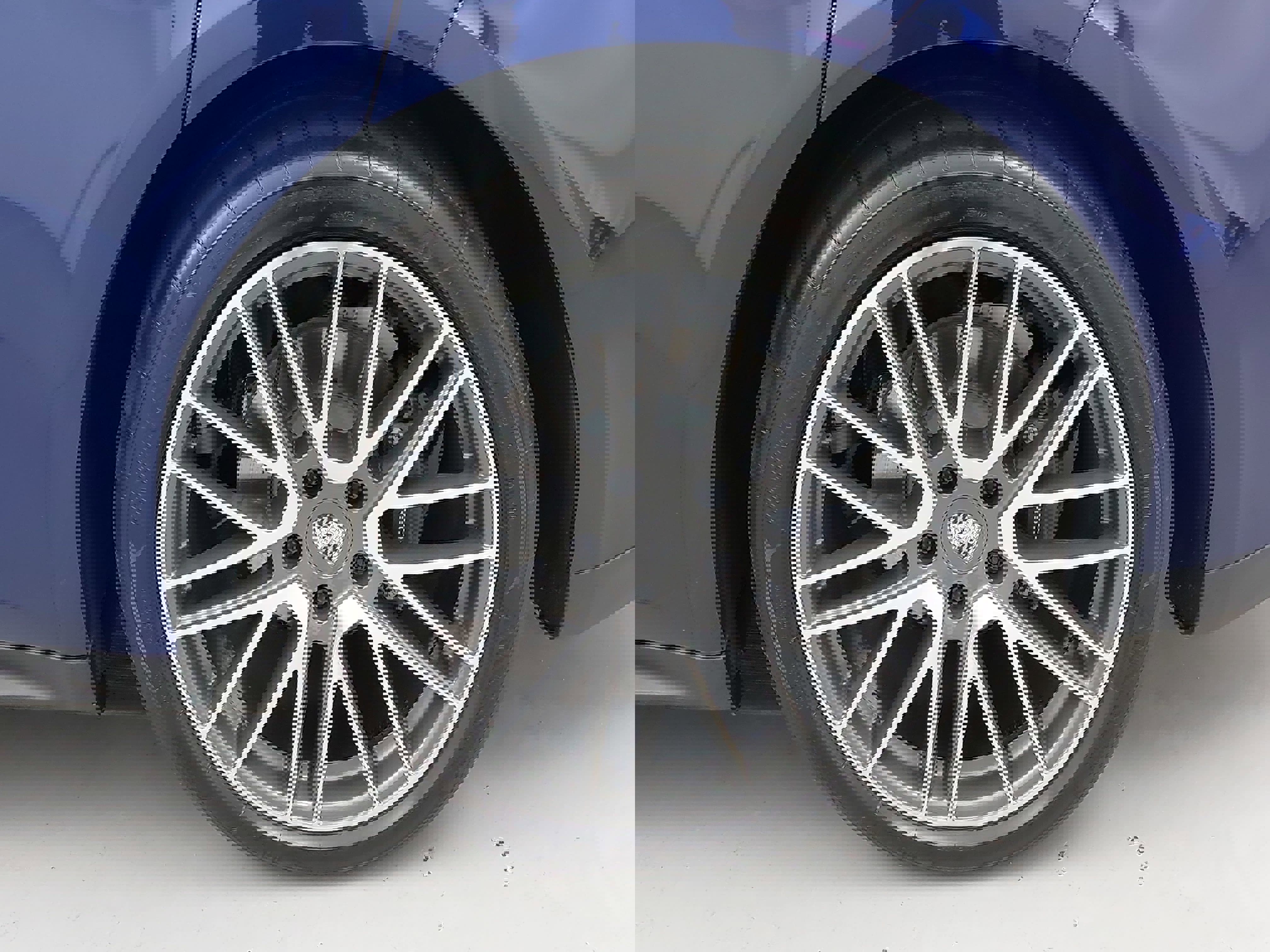 Certified 2025 Porsche Panamera 4 image 35