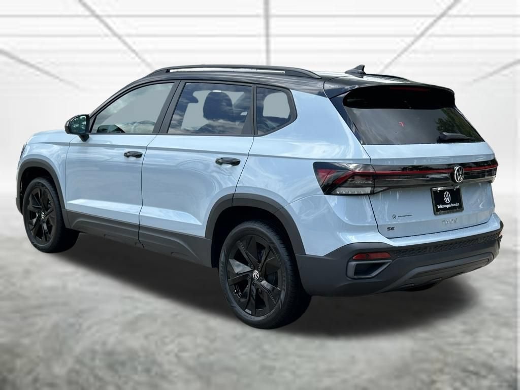 New 2026 Volkswagen Taos SE FWD image 4