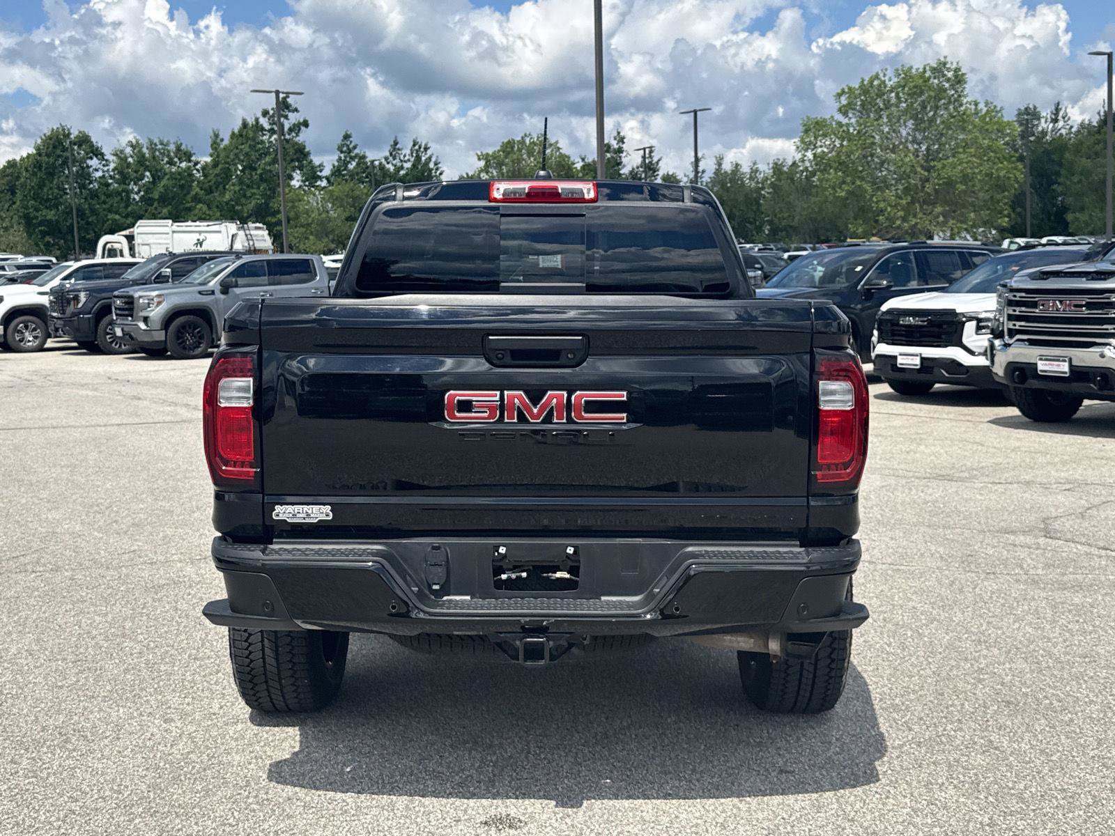 Used 2023 GMC Canyon Denali w/ Denali Black Edition AWD/4WD image 7