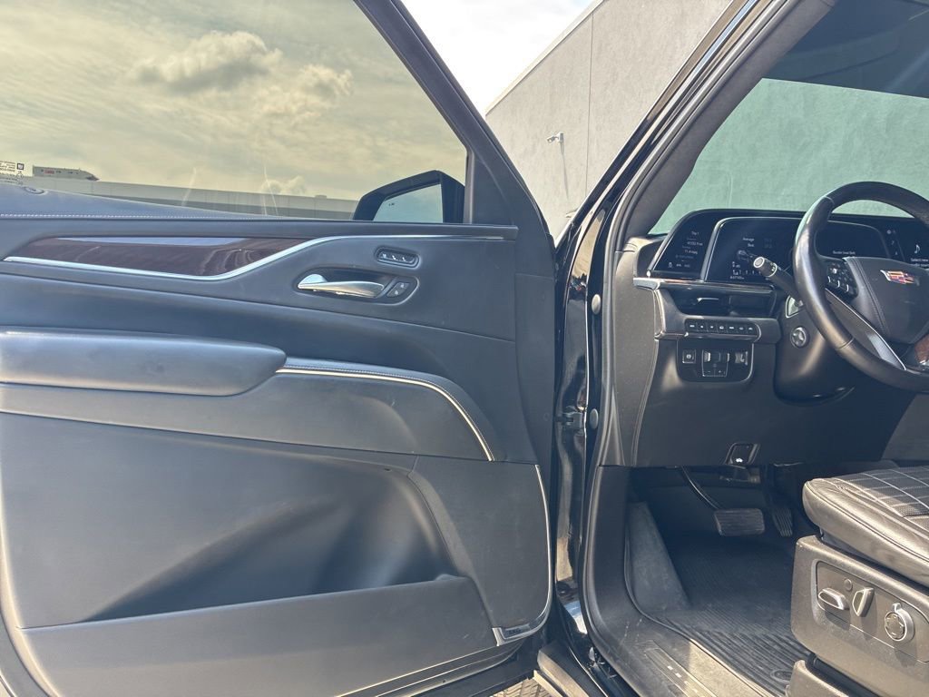 Used 2022 Cadillac Escalade Sport Platinum AWD/4WD image 16