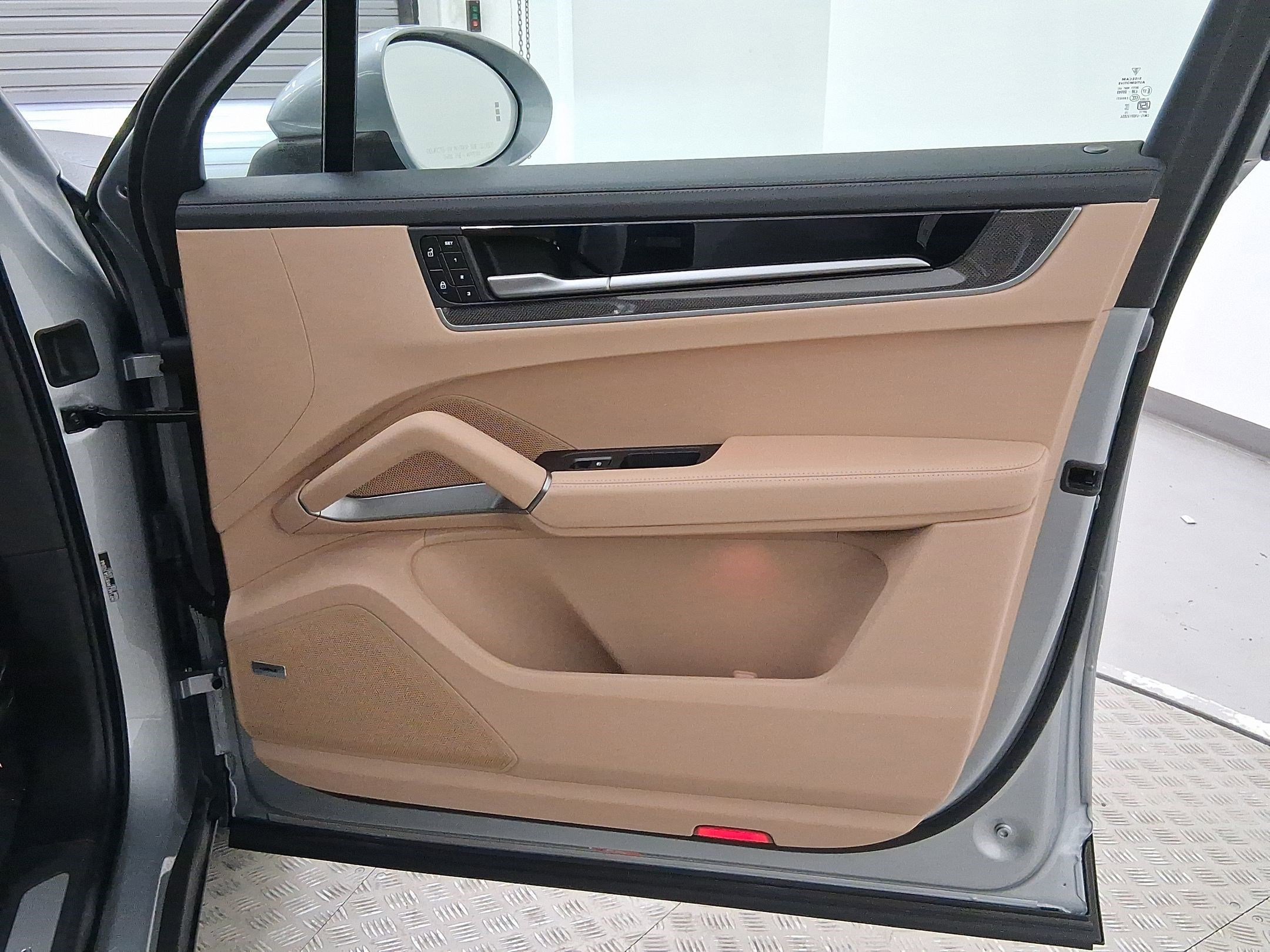 New 2026 Porsche Cayenne E-Hybrid image 31