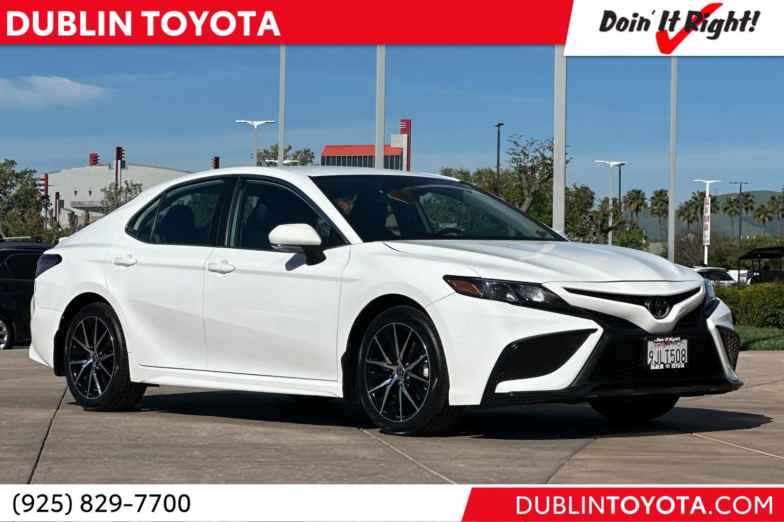 Certified 2024 Toyota Camry SE image 1