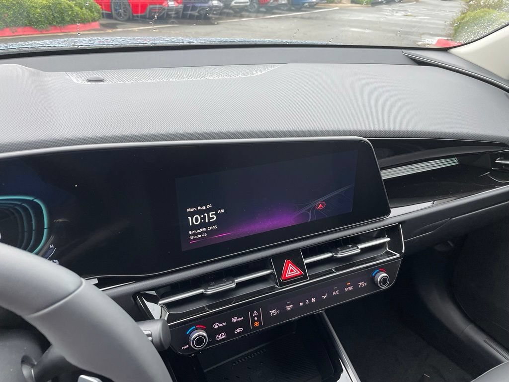New 2026 Kia Niro EX FWD image 16