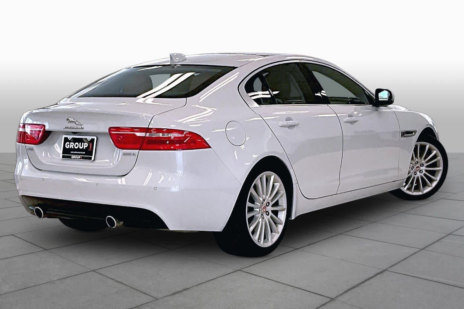 Used 2018 Jaguar XE Portfolio RWD image 12