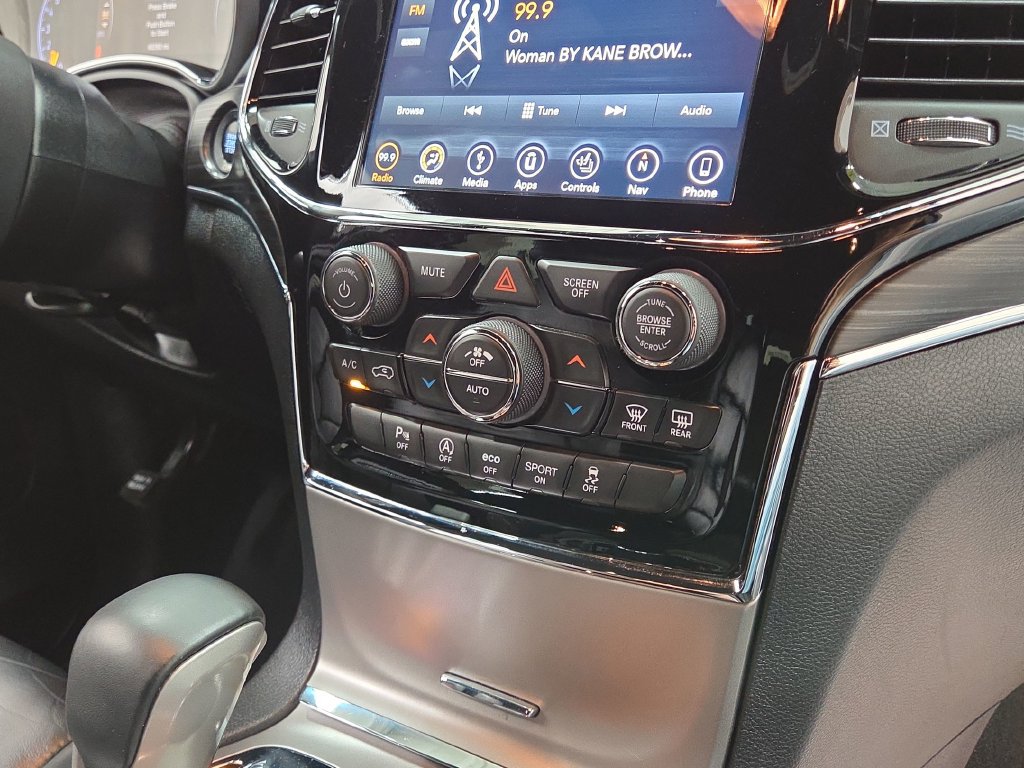 Used 2019 Jeep Grand Cherokee Limited AWD/4WD image 16