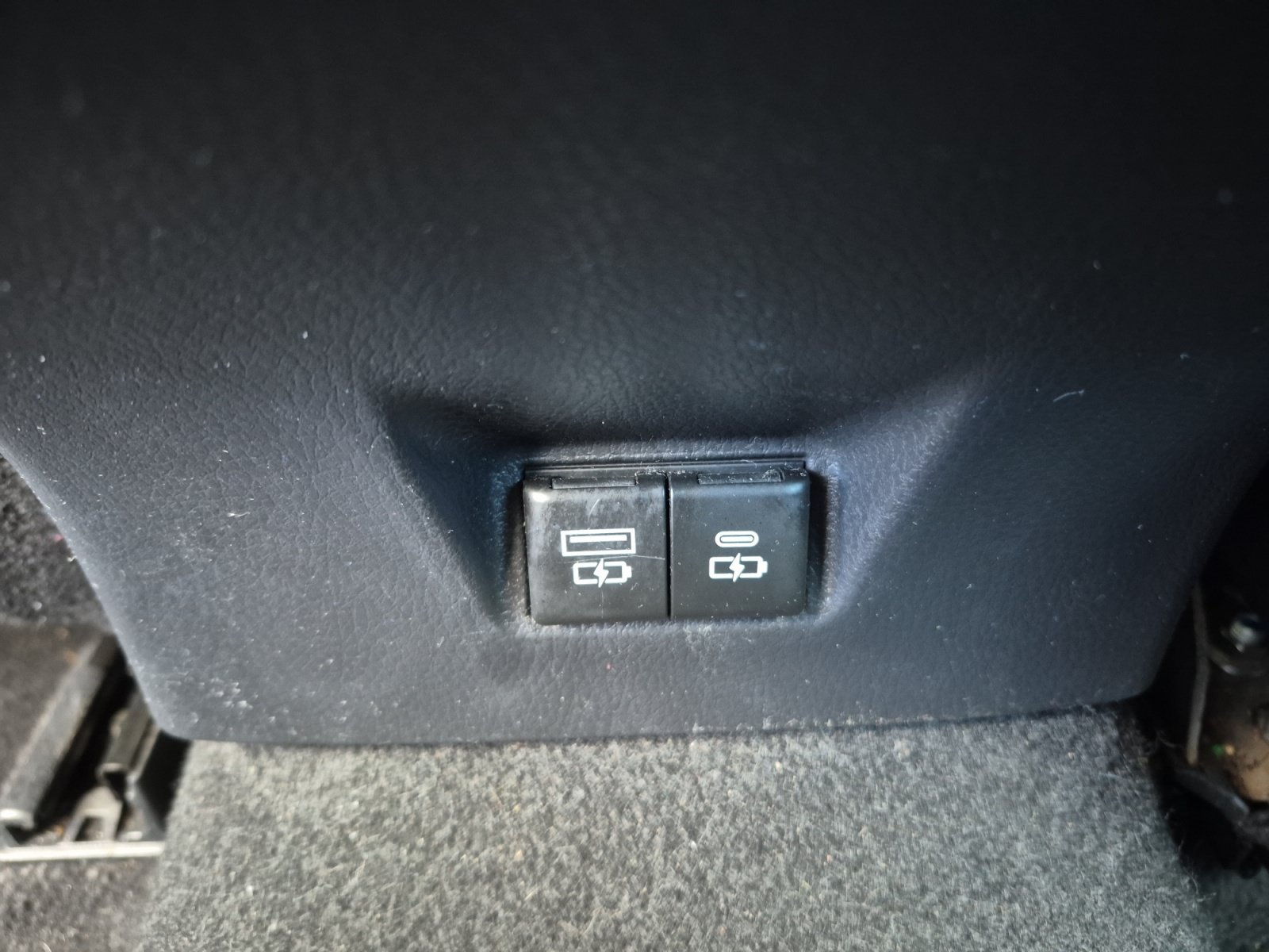 Used 2025 Toyota Camry SE FWD image 18