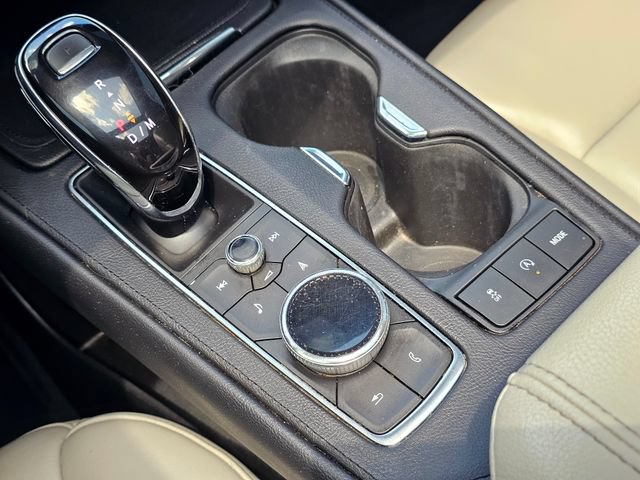 Used 2020 Cadillac XT4 Premium Luxury w/ Technology Package FWD image 37