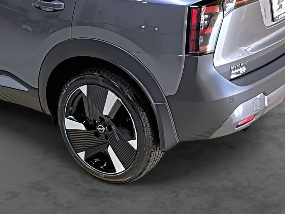 New 2026 Nissan Kicks SR w/ Illumination Package AWD/4WD image 9