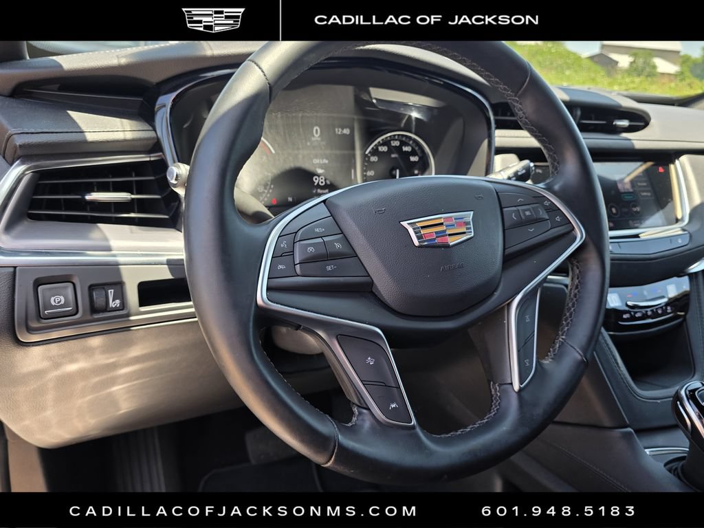 Certified 2025 Cadillac XT5 Luxury FWD image 10