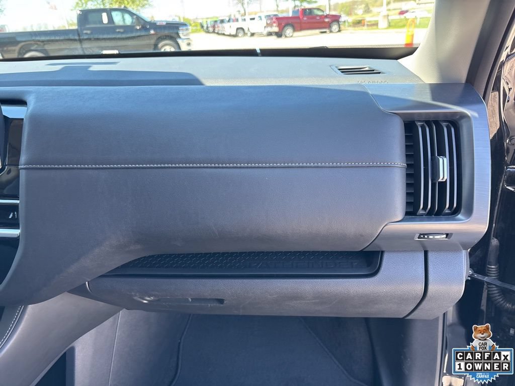 Used 2025 Nissan Pathfinder SL FWD image 56