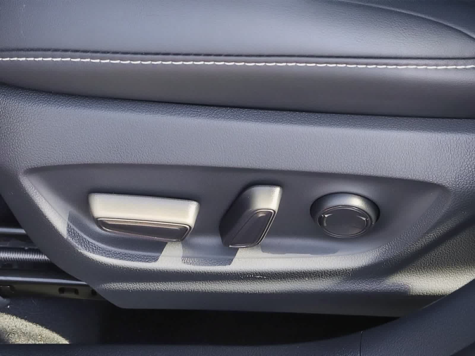 Used 2021 Toyota Prius Prime XLE FWD image 29