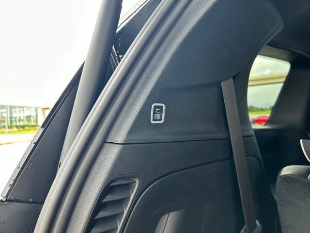 New 2027 Chrysler Pacifica Select FWD image 13
