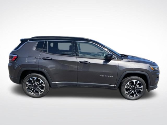 Used 2023 Jeep Compass Limited w/ Sun and Sound Group AWD/4WD image 9