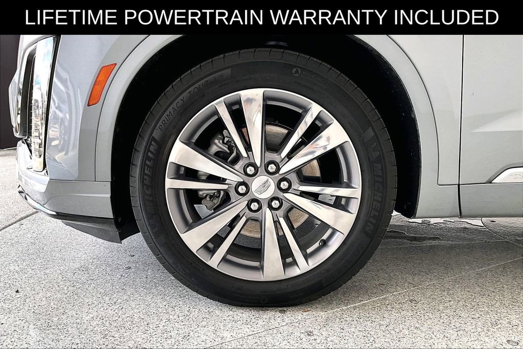 Used 2025 Cadillac XT6 Premium Luxury FWD image 11