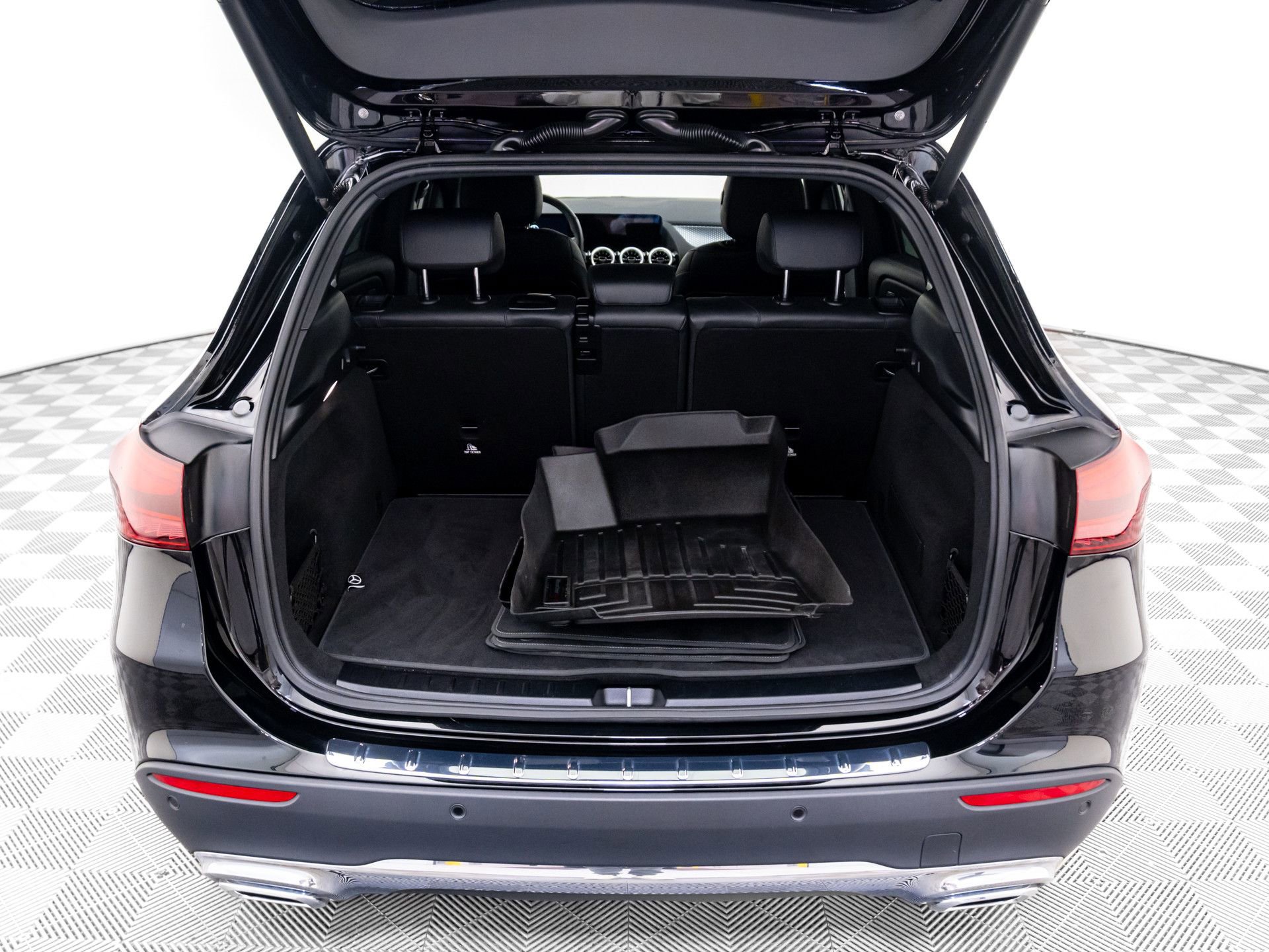 Certified 2025 Mercedes-Benz GLA 250 GLA 250 w/ Exclusive Package image 33