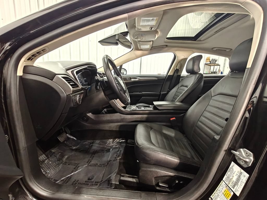 Used 2018 Ford Fusion SE w/ Fusion SE Technology Package FWD image 27