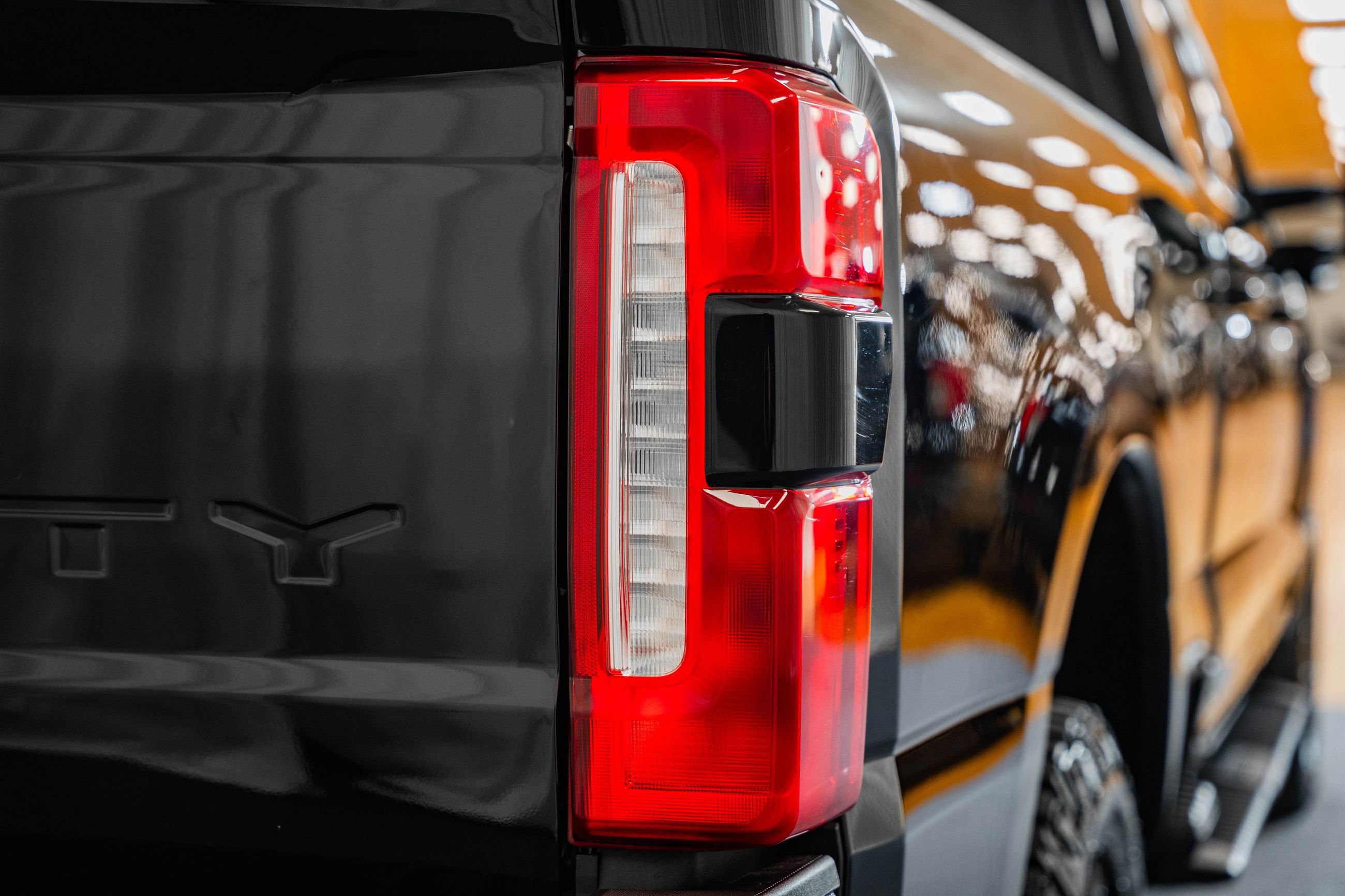 Used 2023 Ford F350 Lariat w/ Lariat Ultimate Package image 7