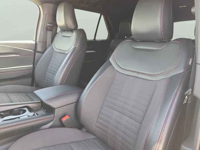 Used 2025 Ford Explorer ST-Line AWD/4WD image 18