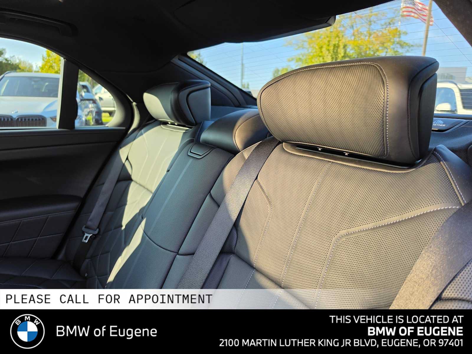 Used 2025 BMW i7 eDrive50 w/ M Sport Package RWD image 21