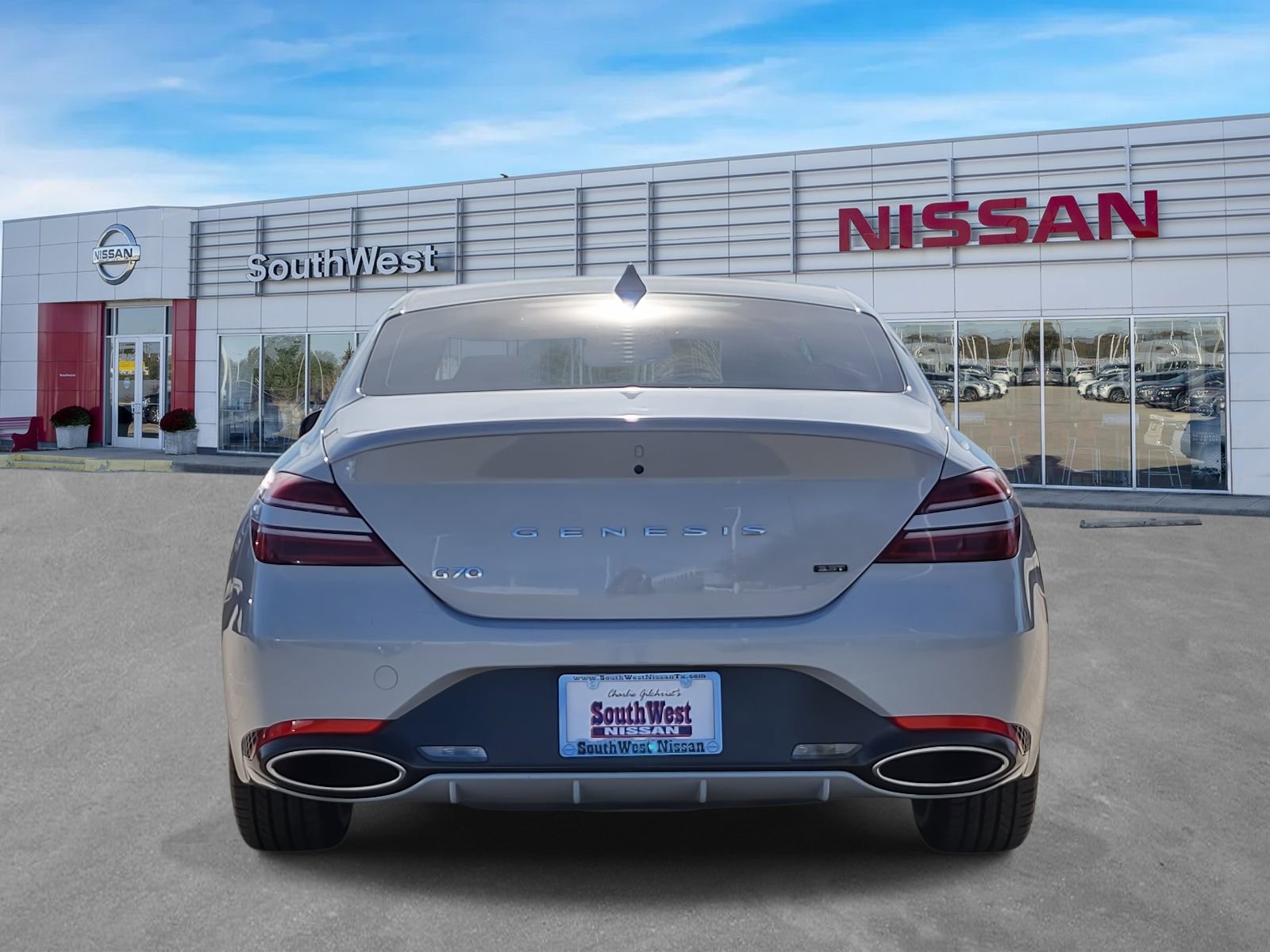 Used 2022 Genesis G70 3.3T image 8
