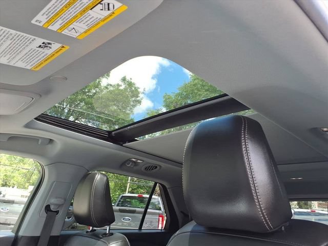 Used 2023 Ford Explorer XLT w/ Equipment Group 202A AWD/4WD image 14