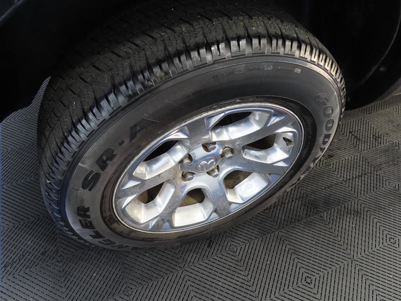 Used 2017 RAM 1500 Laramie w/ Convenience Group image 8