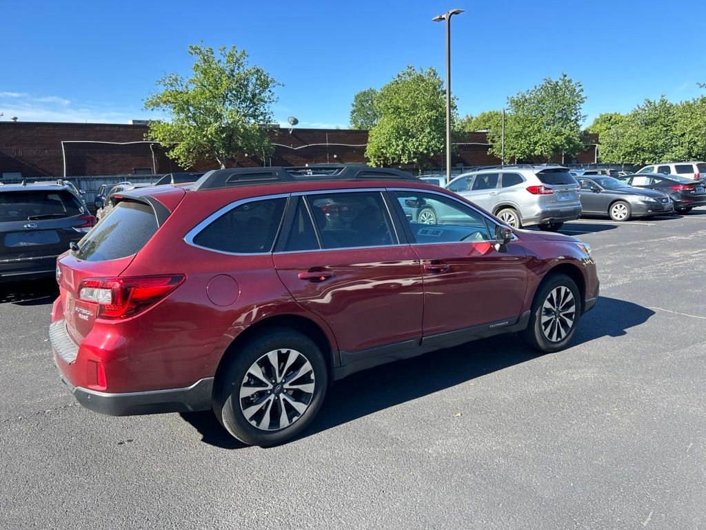 Used 2017 Subaru Outback 2.5i Limited AWD/4WD image 3