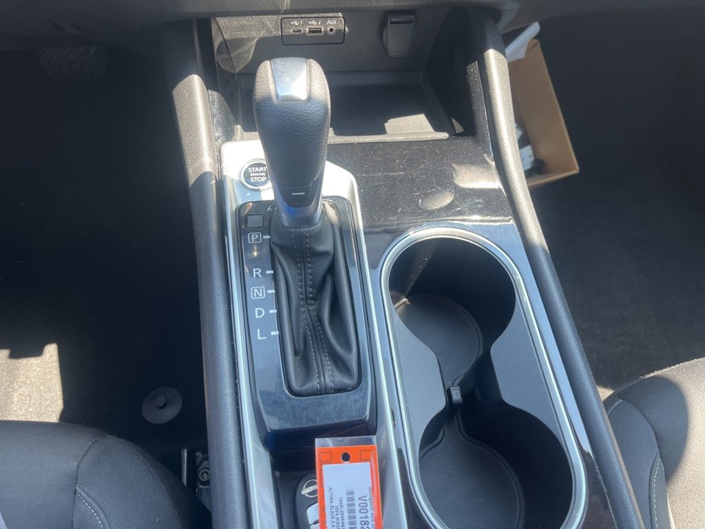Used 2024 Nissan Altima 2.5 SV image 12