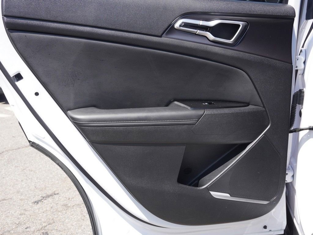 Used 2023 Kia Sportage EX image 22