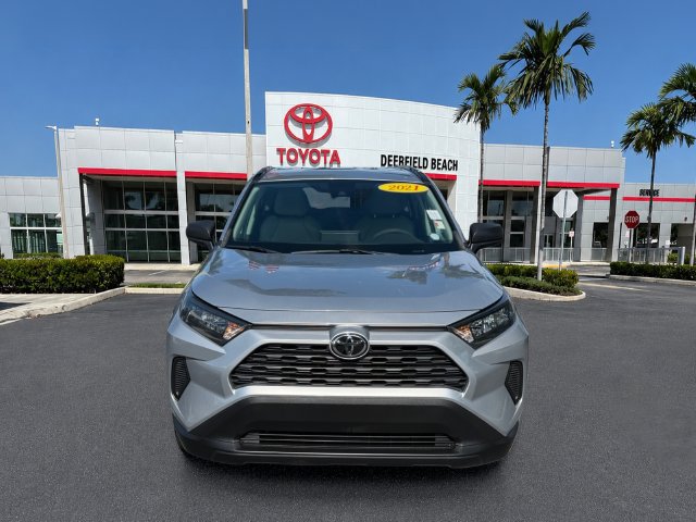 Used 2021 Toyota RAV4 LE FWD image 2
