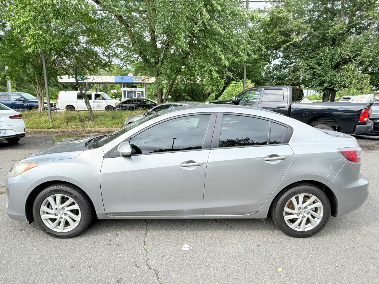 Used 2012 MAZDA MAZDA3 i Touring FWD image 4