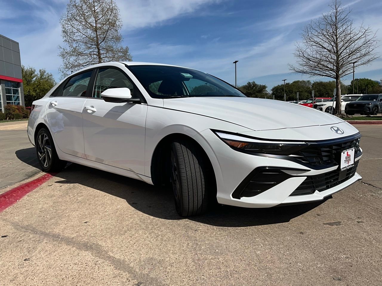 Used 2025 Hyundai Elantra SEL image 4