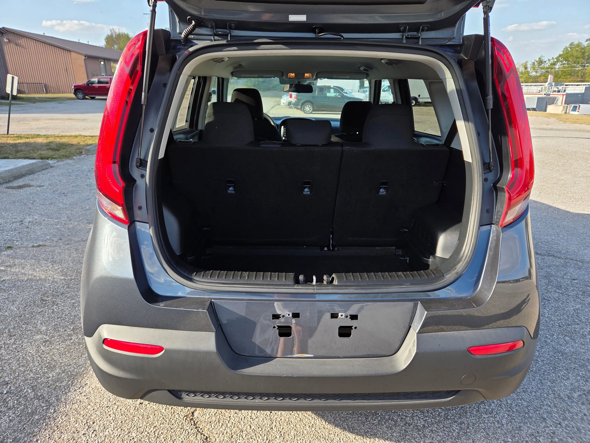 Used 2020 Kia Soul LX image 16