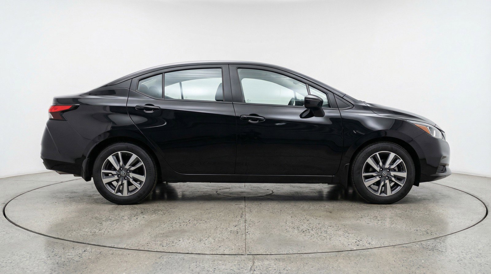 Used 2025 Nissan Versa SV FWD image 11