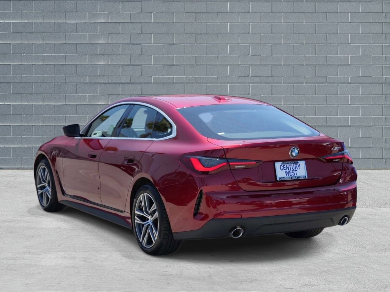 Used 2025 BMW 430i w/ Premium Package RWD image 3