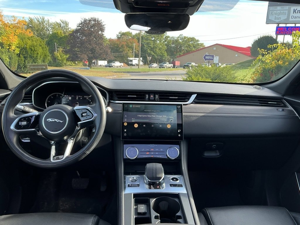 Used 2022 Jaguar F-PACE S image 28