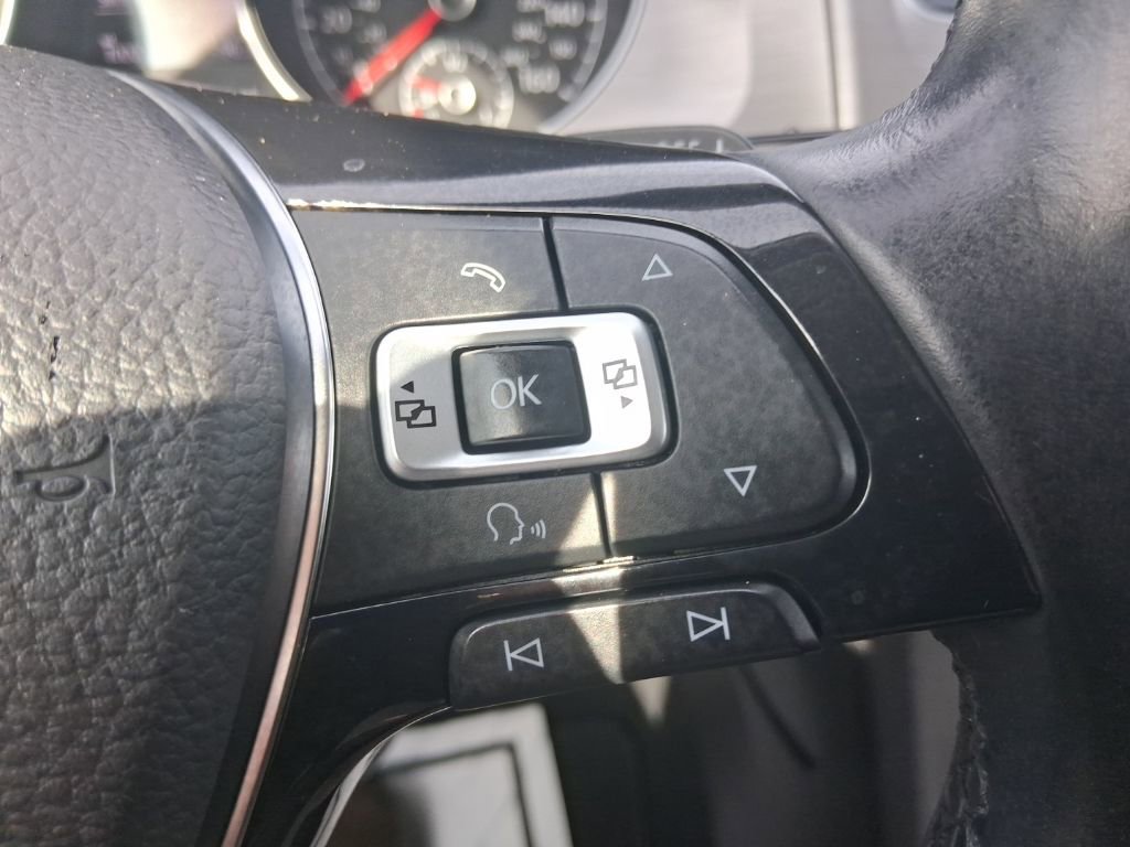 Used 2017 Volkswagen Golf Wolfsburg Edition image 20