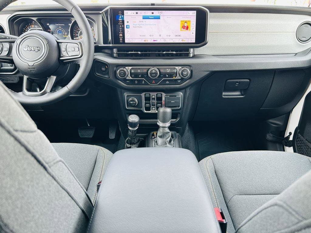 New 2025 Jeep Gladiator Sport image 23