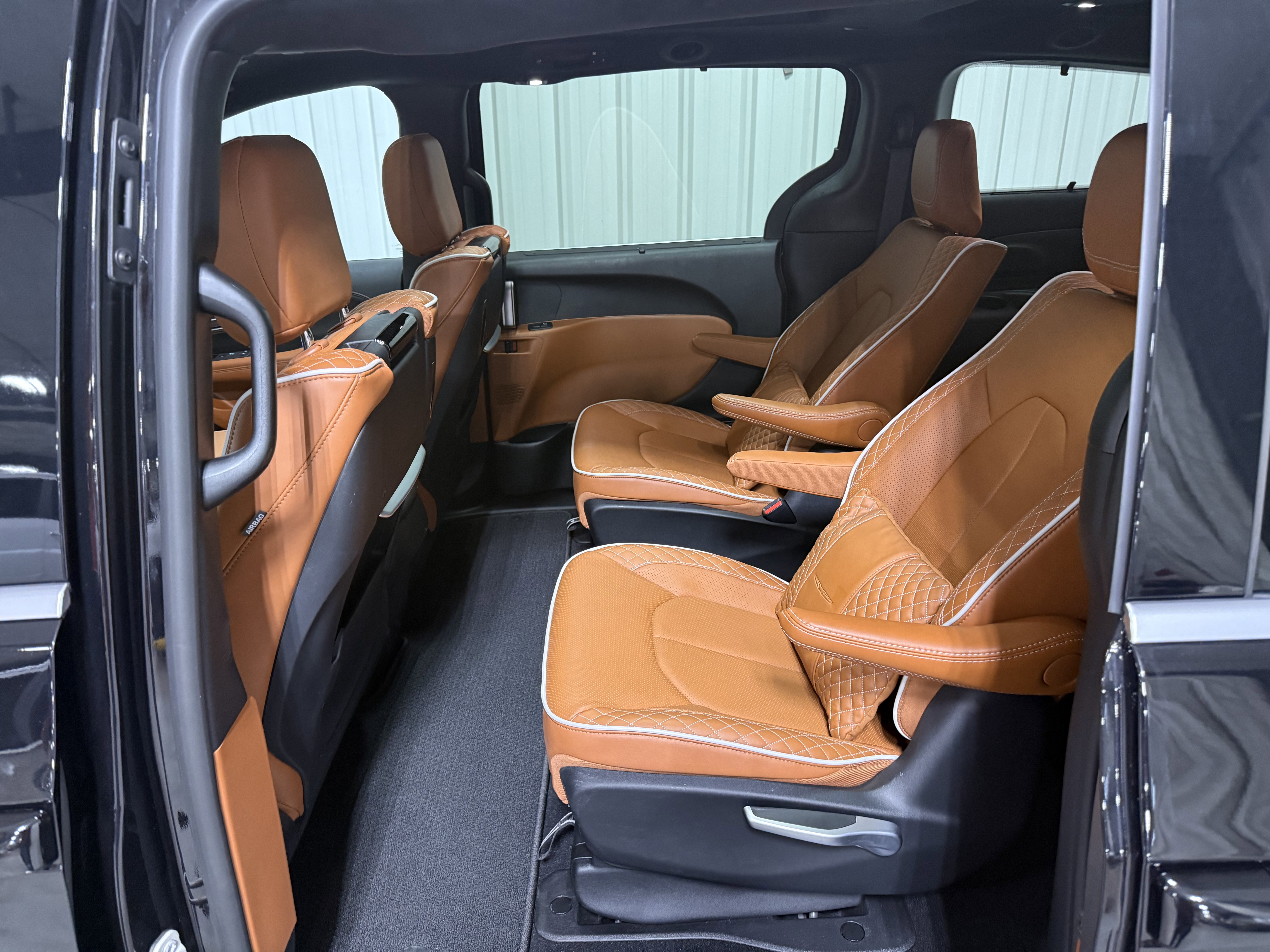 Used 2024 Chrysler Pacifica Pinnacle image 17