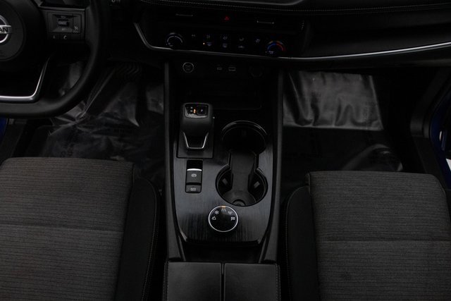 Used 2021 Nissan Rogue S image 22