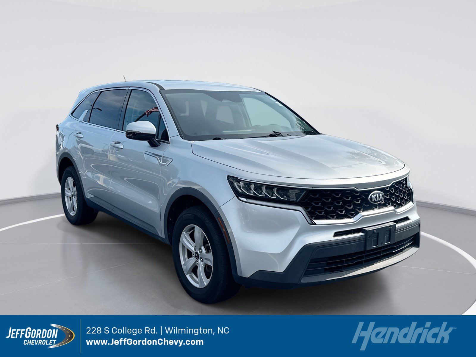 Used 2021 Kia Sorento LX AWD/4WD image 1