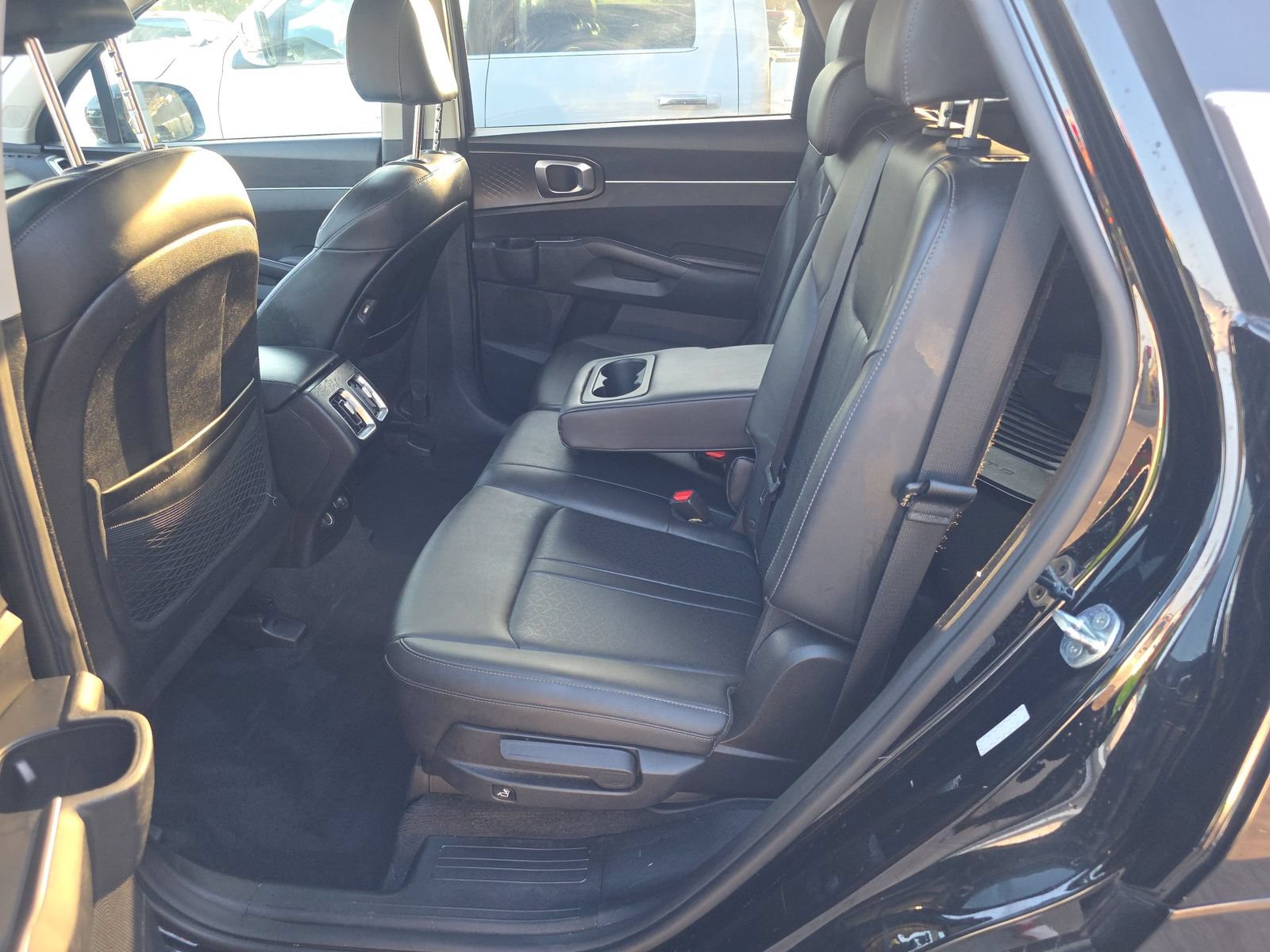 Used 2022 Kia Sorento S FWD image 14