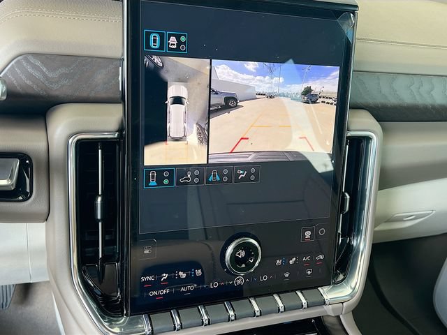 New 2026 GMC Yukon Denali w/ Sun & Power Step Package AWD/4WD image 9