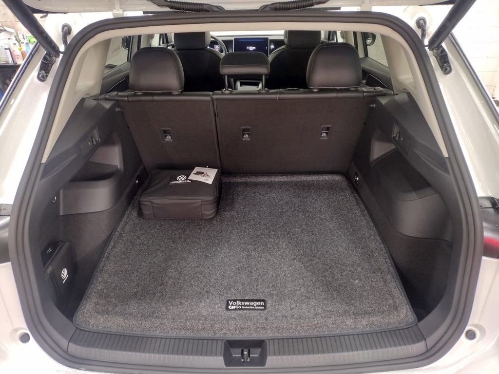 New 2026 Volkswagen Tiguan SE image 16