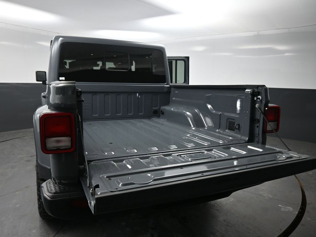 Used 2025 Jeep Gladiator High Tide image 24