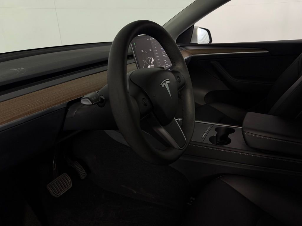 Used 2024 Tesla Model Y Long Range image 20
