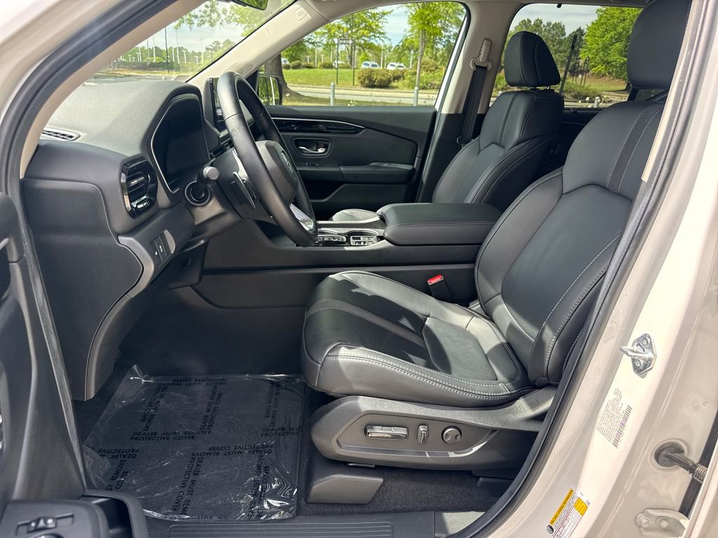 Certified 2025 Honda Pilot EX-L image 10